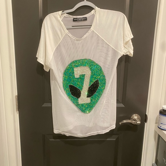 This is a love song alien tee size 4 embellished - Picture 2 of 4